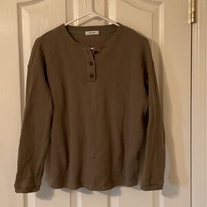 Women’s Mod Ref
Long sleeved top